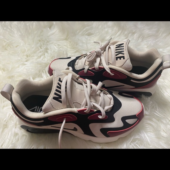 Exclusive Nike sneakers size US 6.5 - Picture 2 of 8